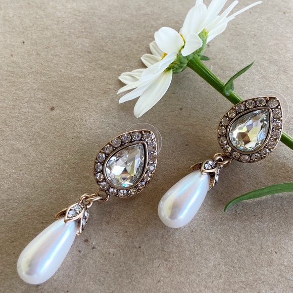 Vintage teardrop pearl earrings - Picture 9 of 10